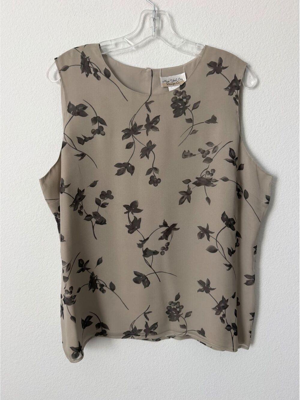 New York City Design Co. Sleeveless 100% Silk Floral Beige Blouse Size XL